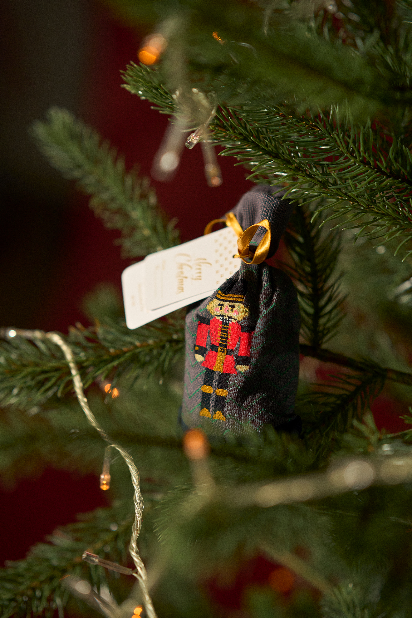 Picture of NUTCRACKER GREY